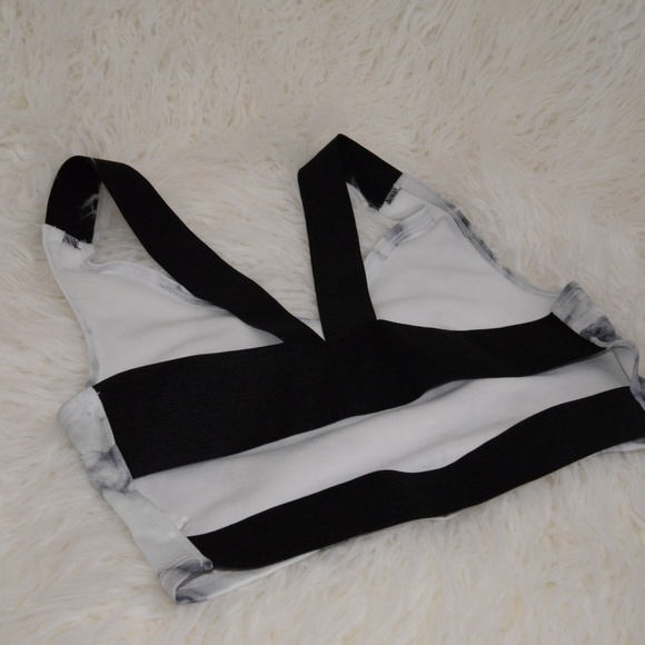 Charlotte Russe Marble Strap Back Crop - NWT - M - Picture 6 of 6